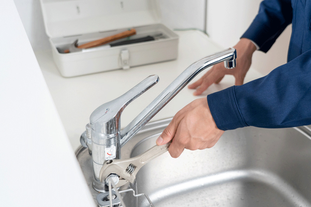急な水まわりのトラブルに、すばやく・丁寧に対応します。